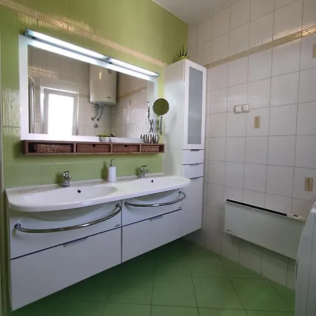 Ana With A Partial Sea View Appartement Crikvenica